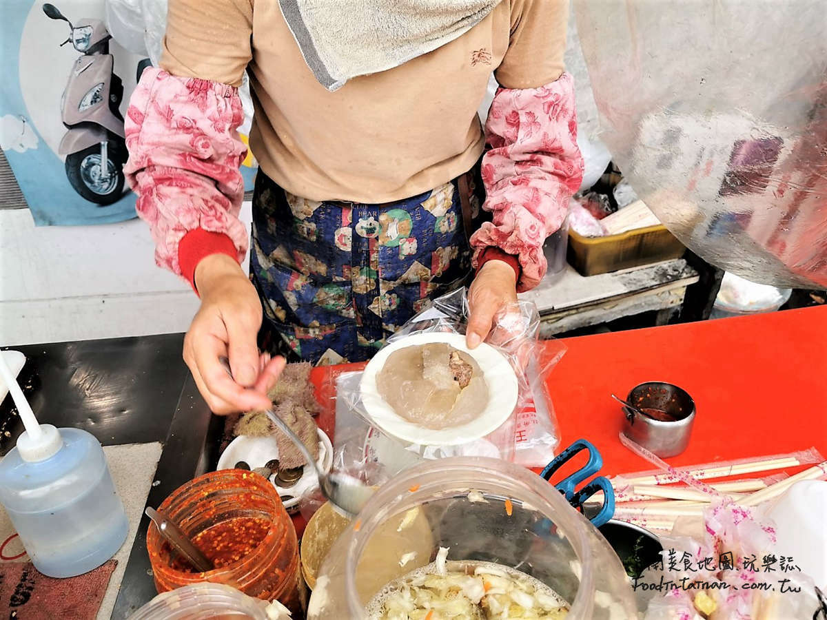 臺南永康地區推薦在地人國民平民平價下午茶點心無名小吃-忠孝路臭豆腐