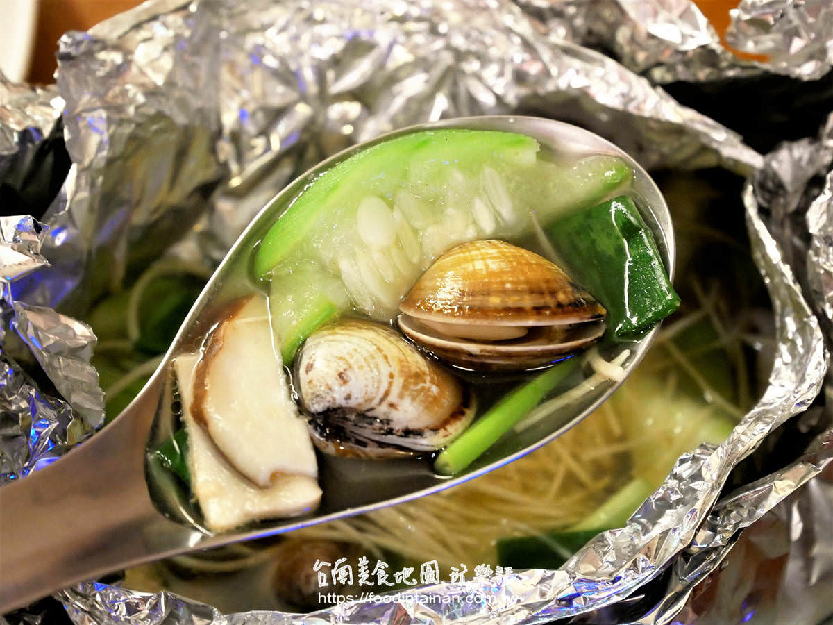 臺南安平區(qū)推薦平價(jià)臺式快炒臺菜熱炒春酒尾牙桌菜客製化料理餐廳-紅螞蟻海鮮碳烤店